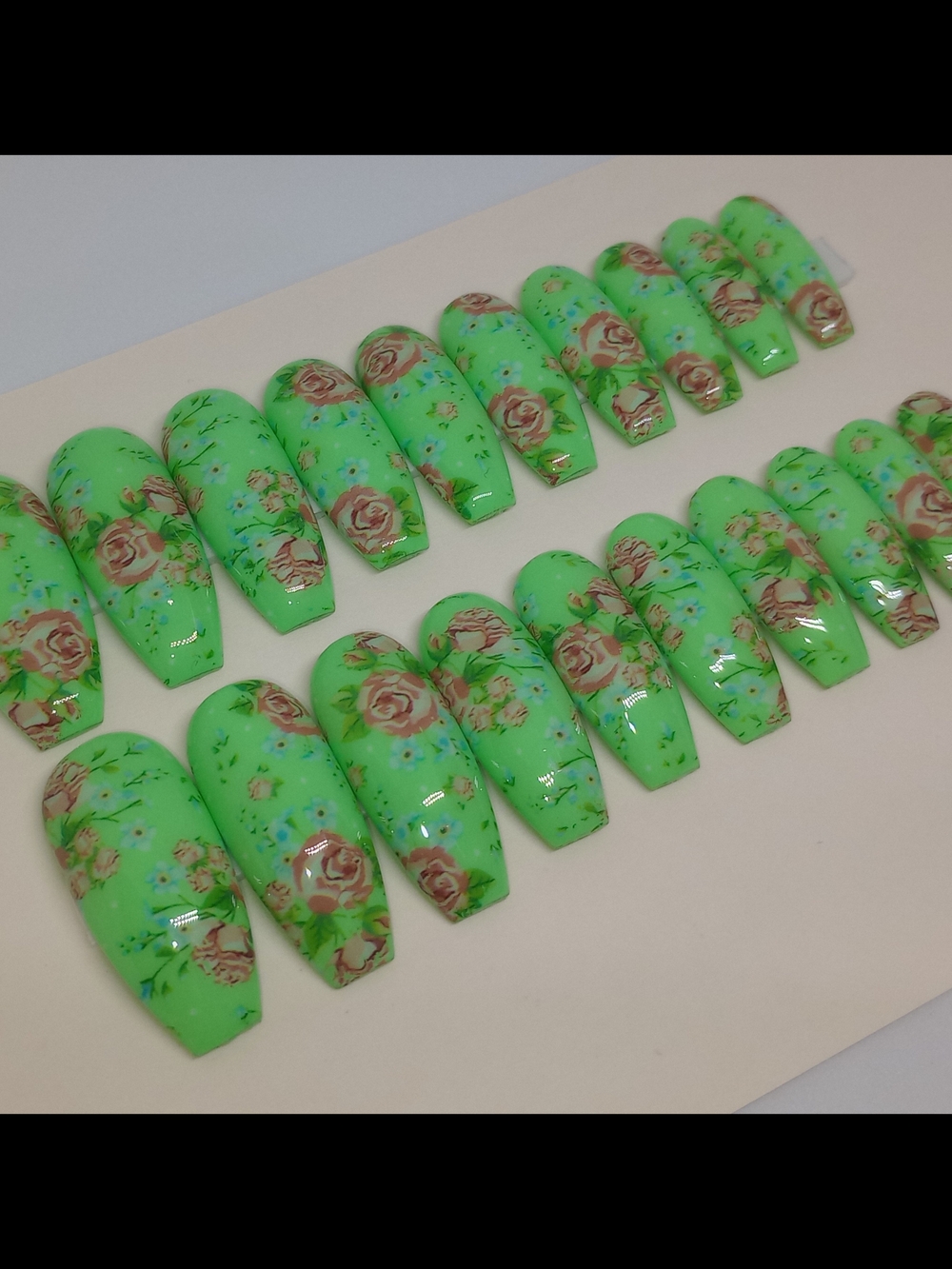 Handmade Hard Gel Green Floral Press-On Nail Set